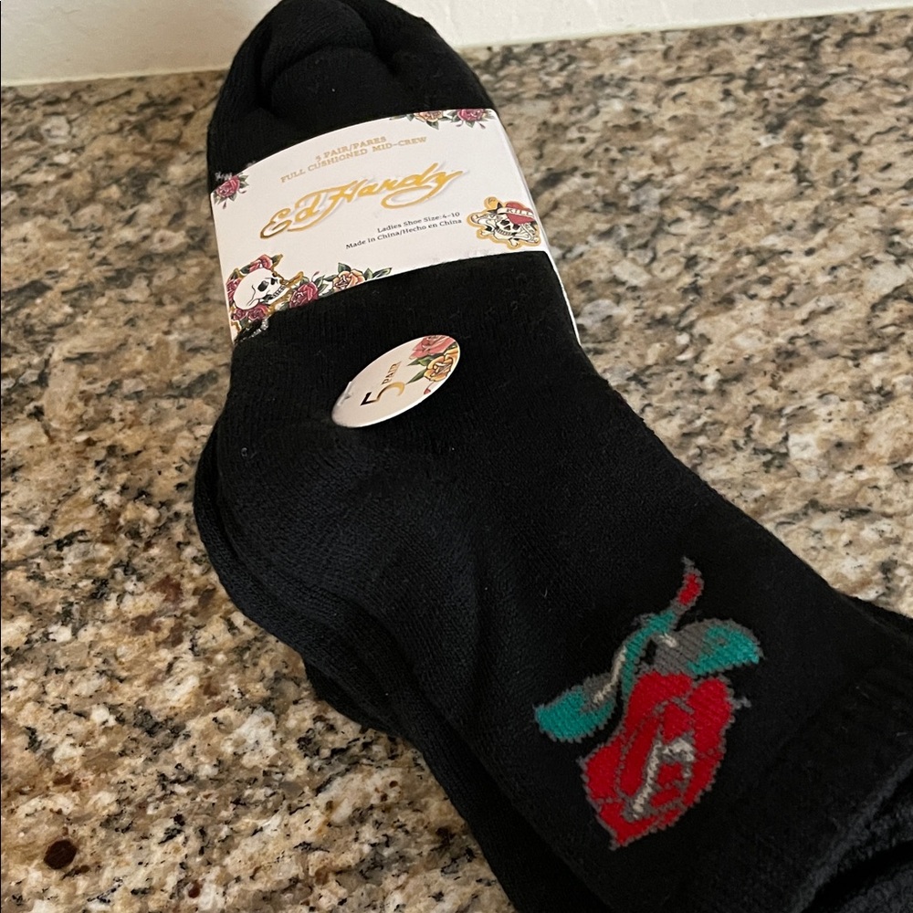 Ed Hardy Women’s Mid-Crew Socks